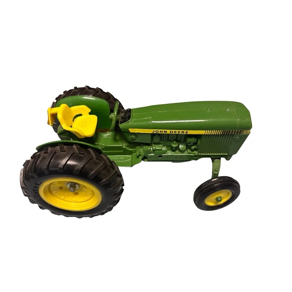 ERTL 1:16 scale‎ John Deere model 2440 die-cast utility tractor toy